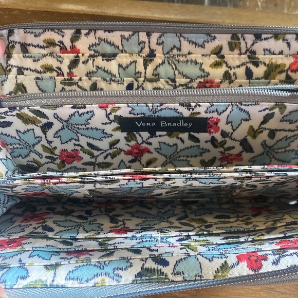 Vera Bradley BNWNT embroidered gray wallet - Picture 4 of 9